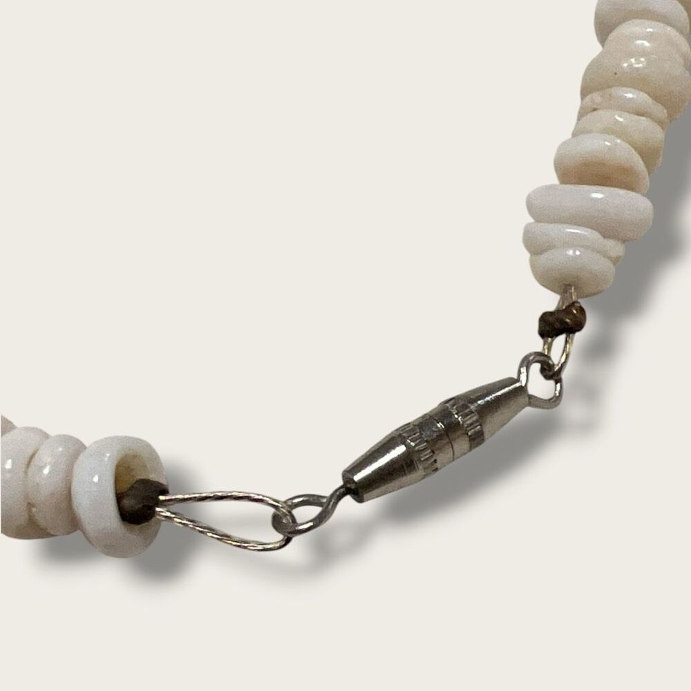 Vintage White Clam Shell Heishi Disc Bead Necklace Southwestern 15” - Picture 3 of 5